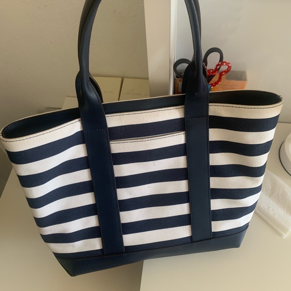 Michael Kora stripped bag